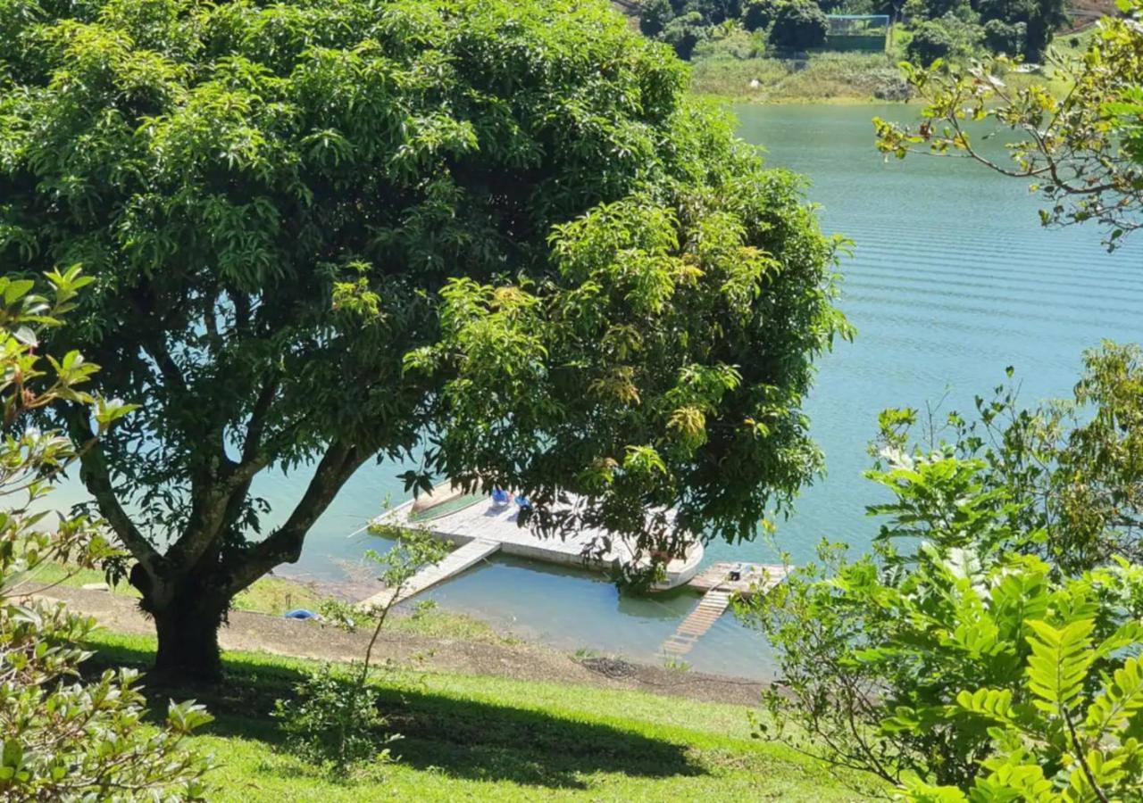 Villa Maravilhoso Sitio Na Beira Da Represa à Igaratá Extérieur photo